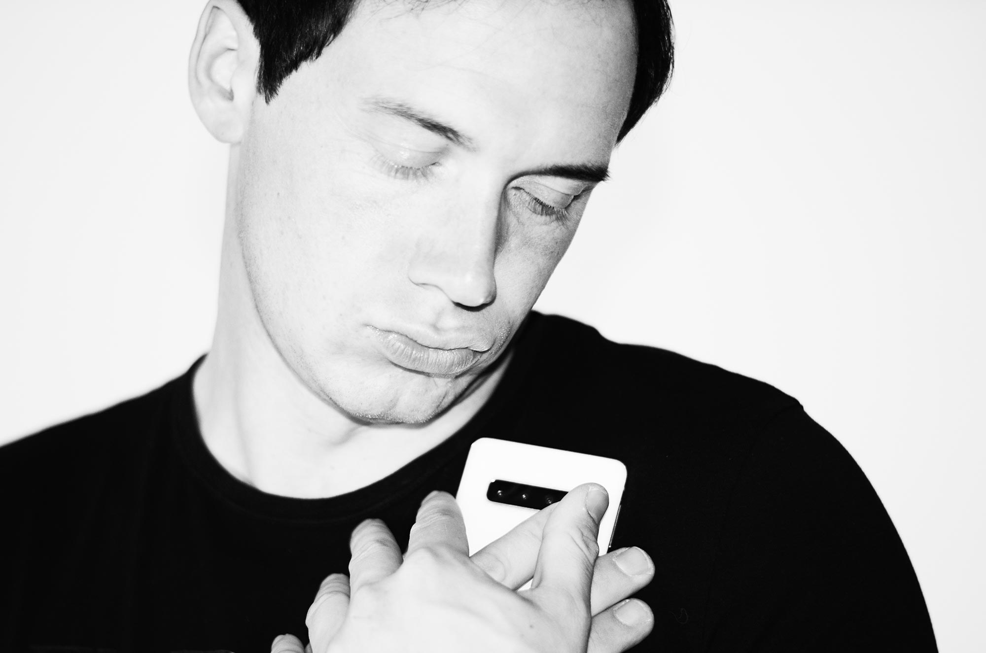 Hand aufs Herz: Wen liebst du mehr: Pizza Peperonata oder dein Smartphone?